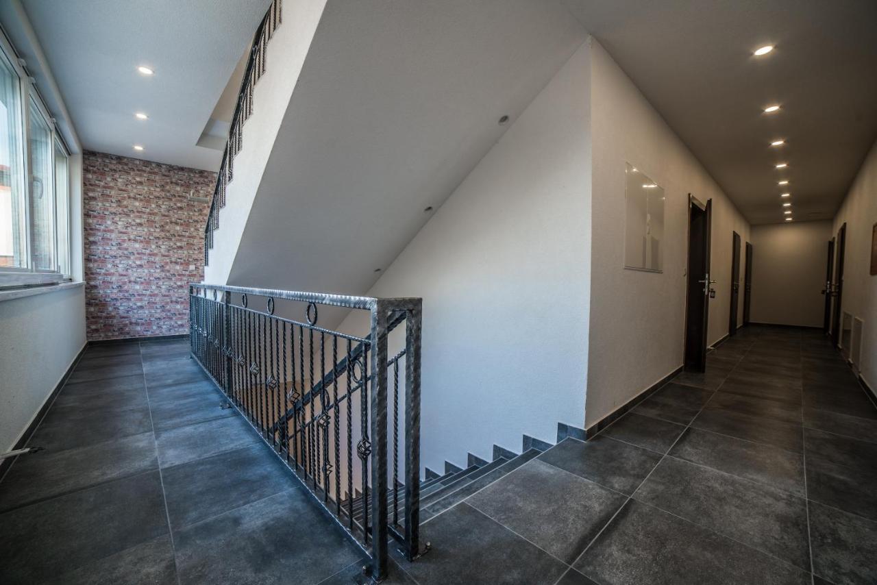 Apartments And Rooms Villa Majestic Bihac Exterior photo