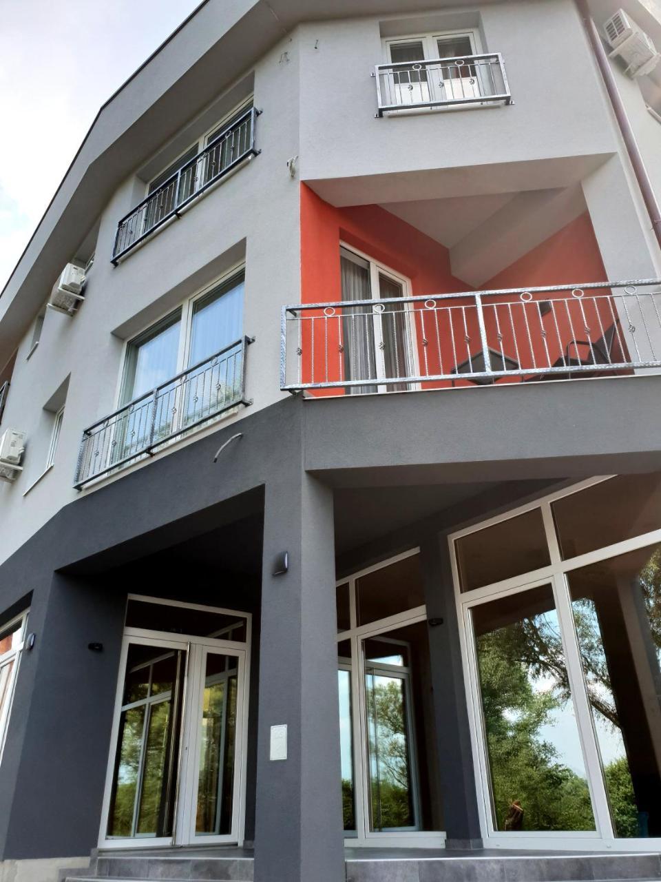 Apartments And Rooms Villa Majestic Bihac Exterior photo