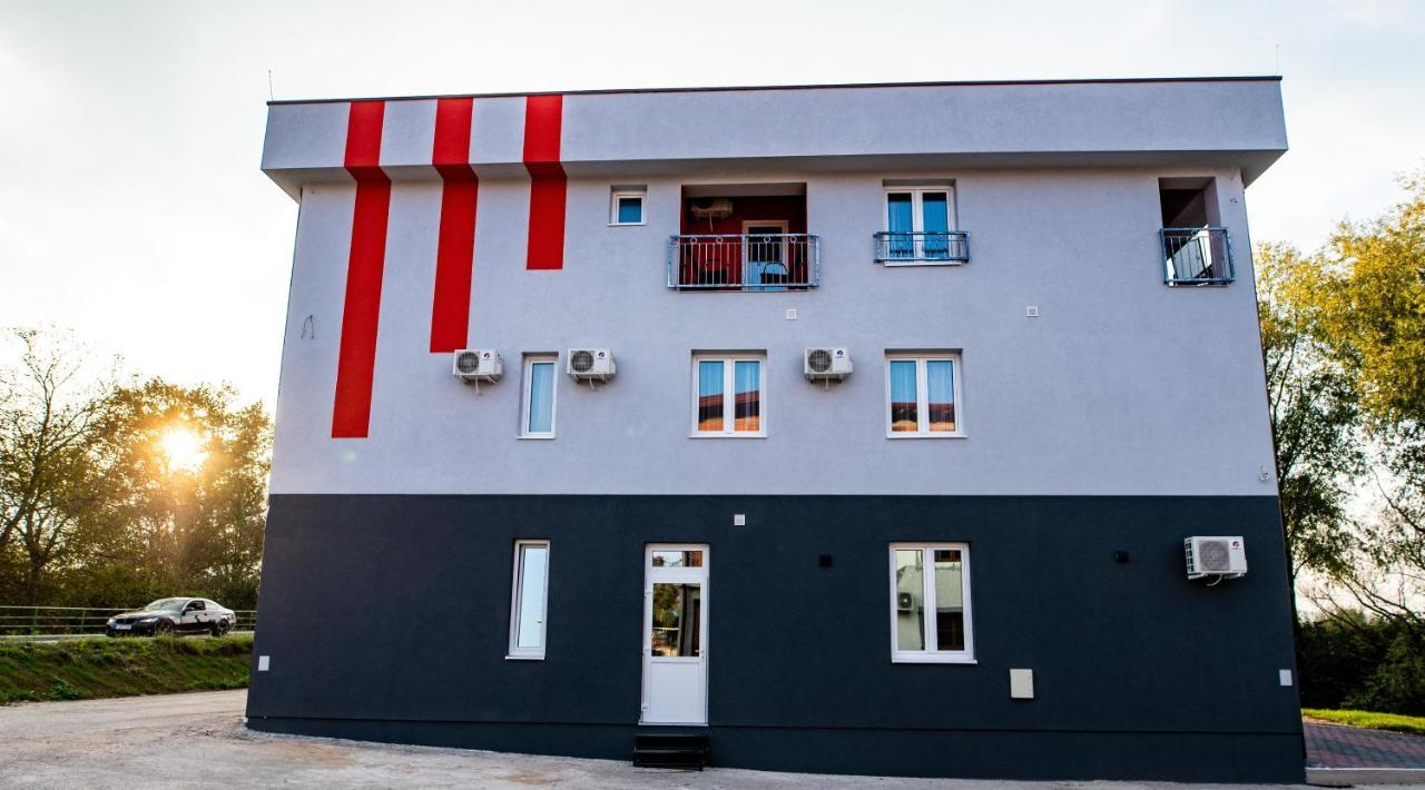 Apartments And Rooms Villa Majestic Bihac Exterior photo
